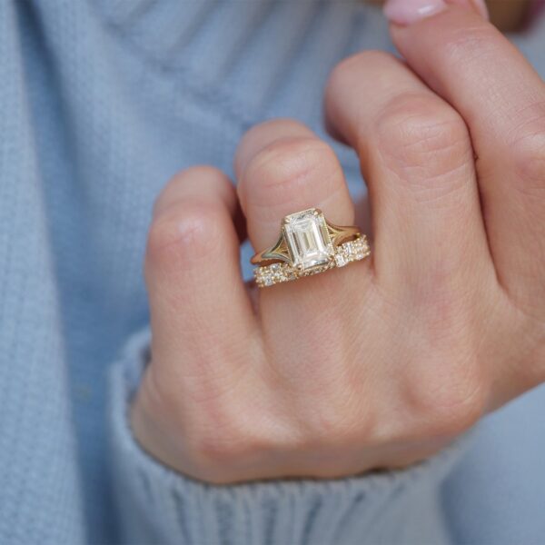 splitshankemeraldcutsolitaire 0004 p2620459 1445x