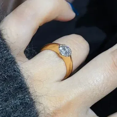 dancing diamond ring in 18k gold – minimal floating lab grown diamond solitaire