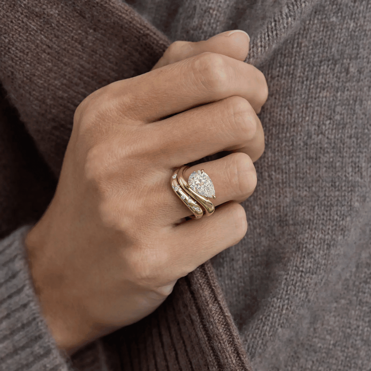 infinity twist pear lab grown diamond engagement ring (6)