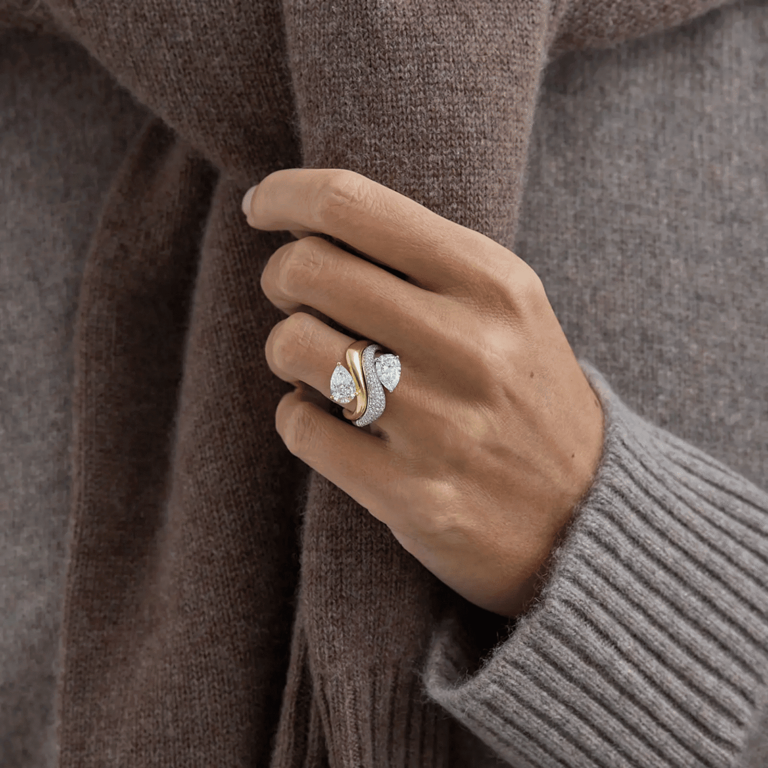 luxury pear cut lab grown diamond ring with pavé band (2)