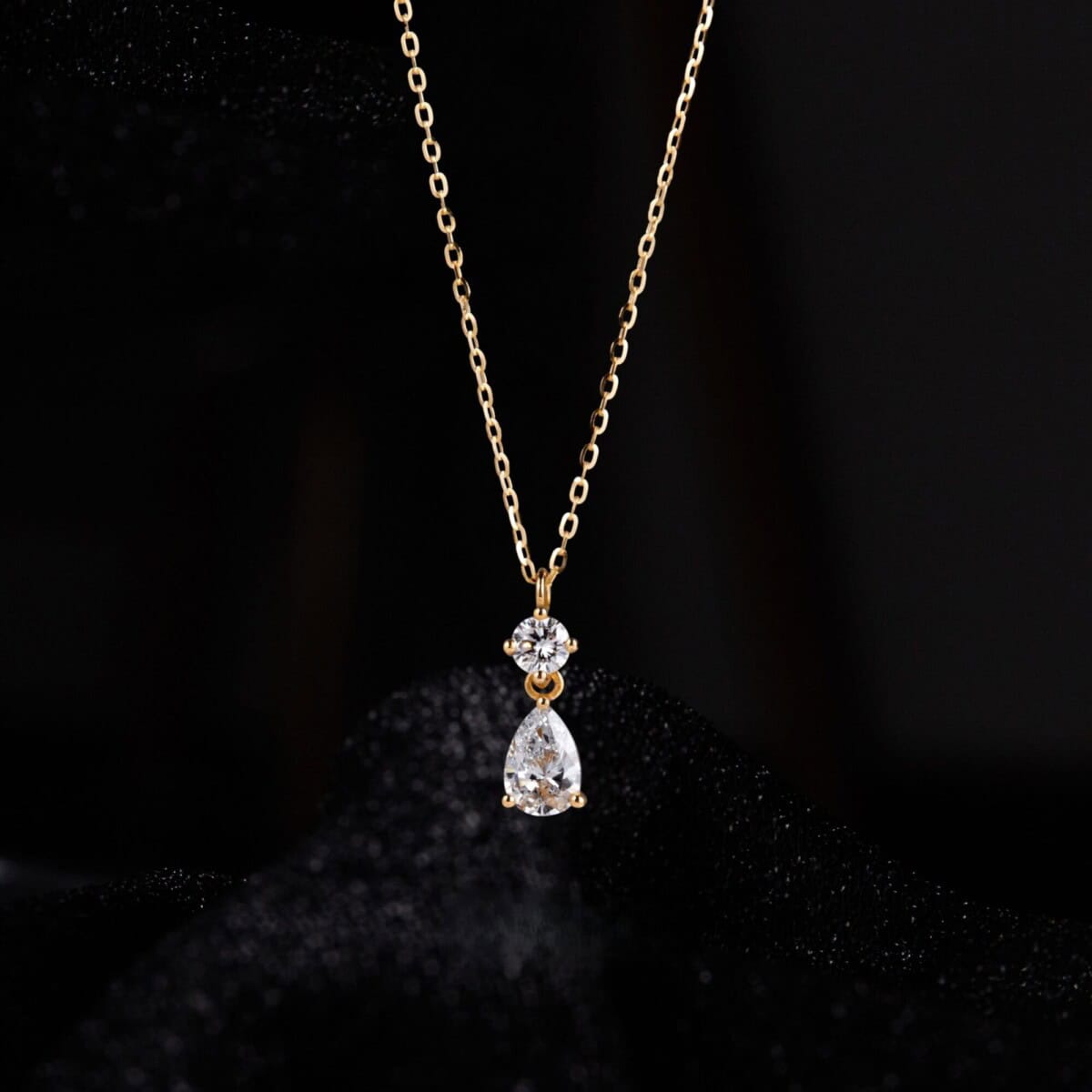 prongless floating diamond bubble pendant necklace solitaire diamond necklace (copy)