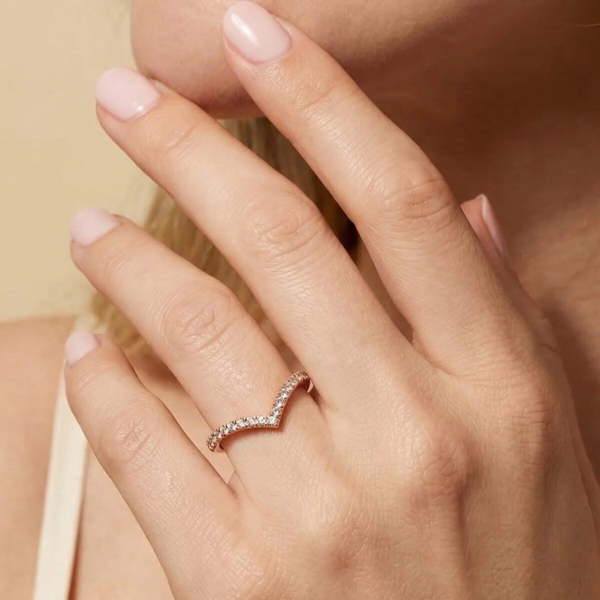 lambda curved pave wedding band