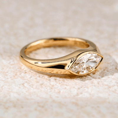 cushion cut lab diamond signet ring – black ename statement ring for men (复制)