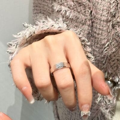 minimal matte platinum men’s ring with lab grown diamond